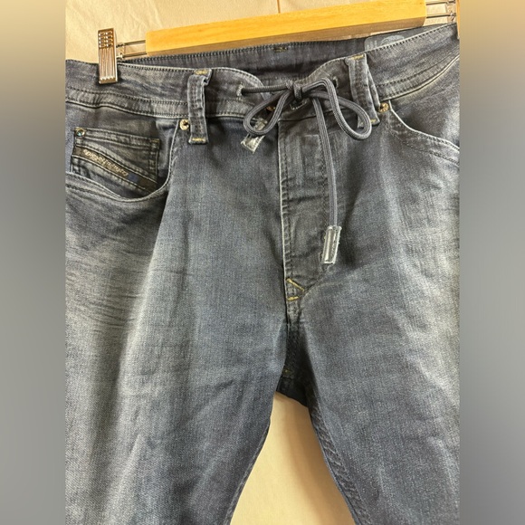 Diesel THAVAR SP-NE 0676E Slim-Skinny Distressed  Jogg Jeans - Picture 5 of 8